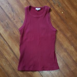 Ribbed red tank top